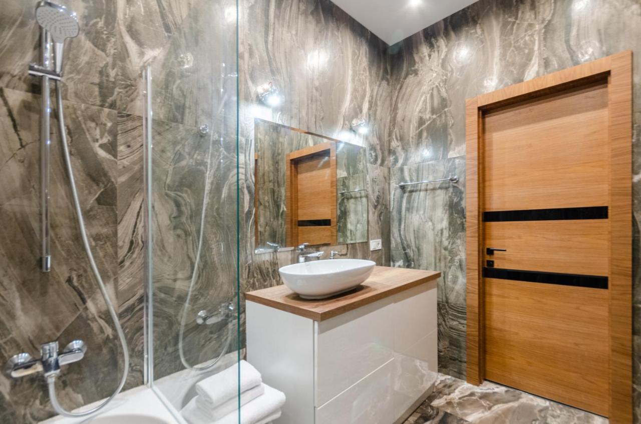 Petrovdom Apartaments 8-188 In Rc Central Park, 7 John Mccain Street Kijev Kültér fotó